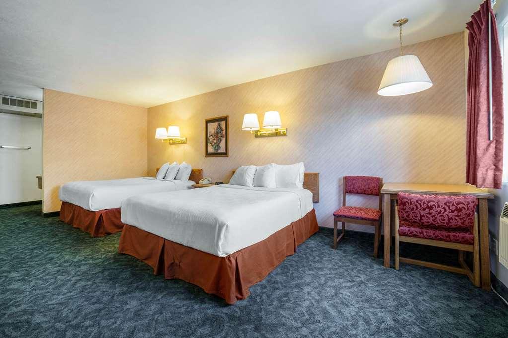 Rodeway Inn Whitehall Room photo